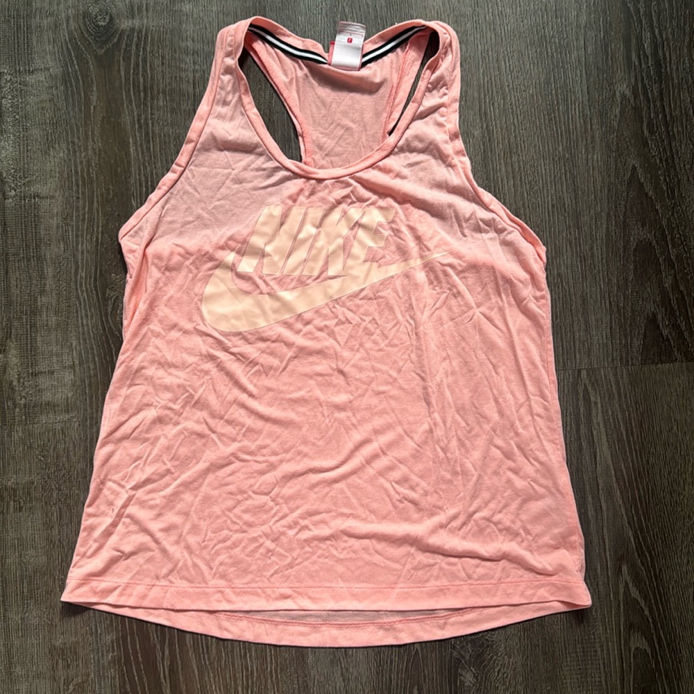 Nike women’s peach tank